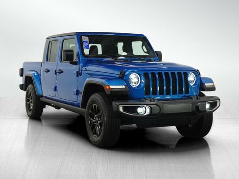 Used 2023 Jeep Gladiator Sport image 7
