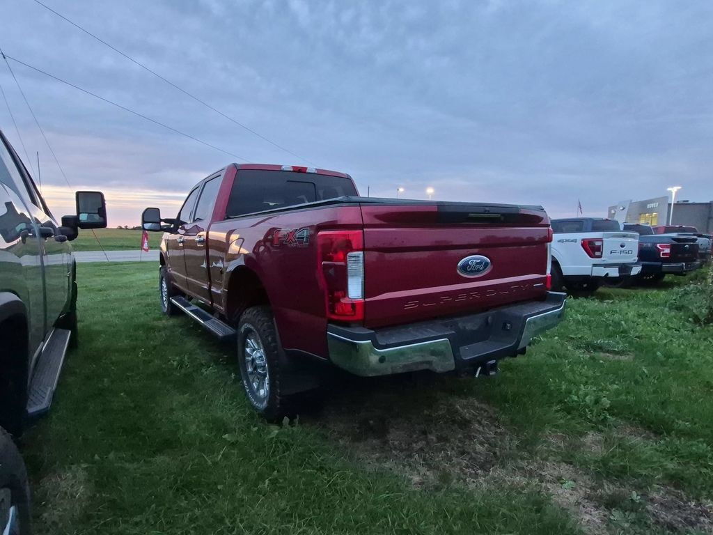 Used 2017 Ford F250 Lariat w/ Lariat Ultimate Package AWD/4WD image 4
