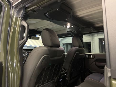 Used 2023 Jeep Gladiator Mojave image 34