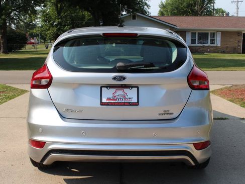 Used 2015 Ford Focus SE w/ SE Sport Package FWD image 8