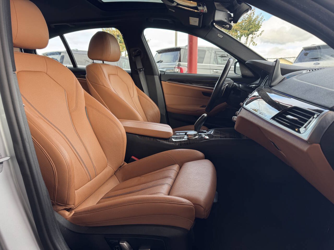 Used 2019 BMW 530i RWD image 12