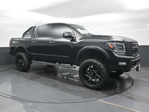 Used 2021 Nissan Titan PRO-4X w/ Pro-4x Convenience Package AWD/4WD image 5