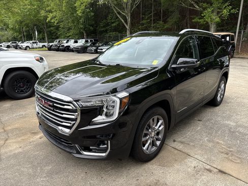 Used 2023 GMC Terrain SLT AWD/4WD image 3