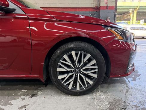 Used 2025 Nissan Altima 2.5 SV w/ SV Premium Package FWD image 30