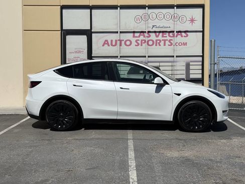 Used 2021 Tesla Model Y Long Range AWD/4WD image 6