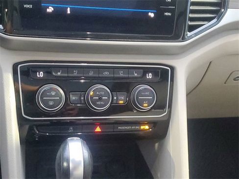 Used 2021 Volkswagen Atlas SEL Premium image 20