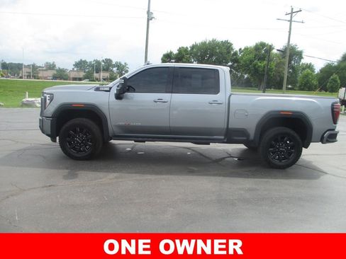 Used 2025 GMC Sierra 2500 AT4 w/ AT4 Premium Plus Package AWD/4WD image 11