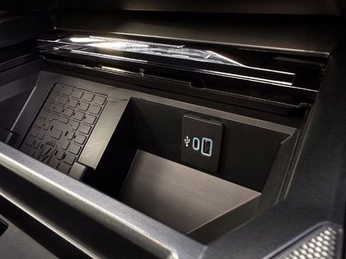 New 2026 Ford F250 Lariat w/ Black Appearance Package image 14