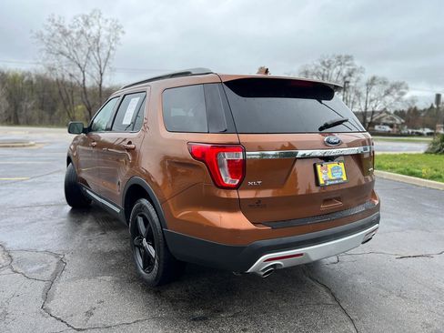 Used 2017 Ford Explorer XLT w/ Equipment Group 201A AWD/4WD image 5