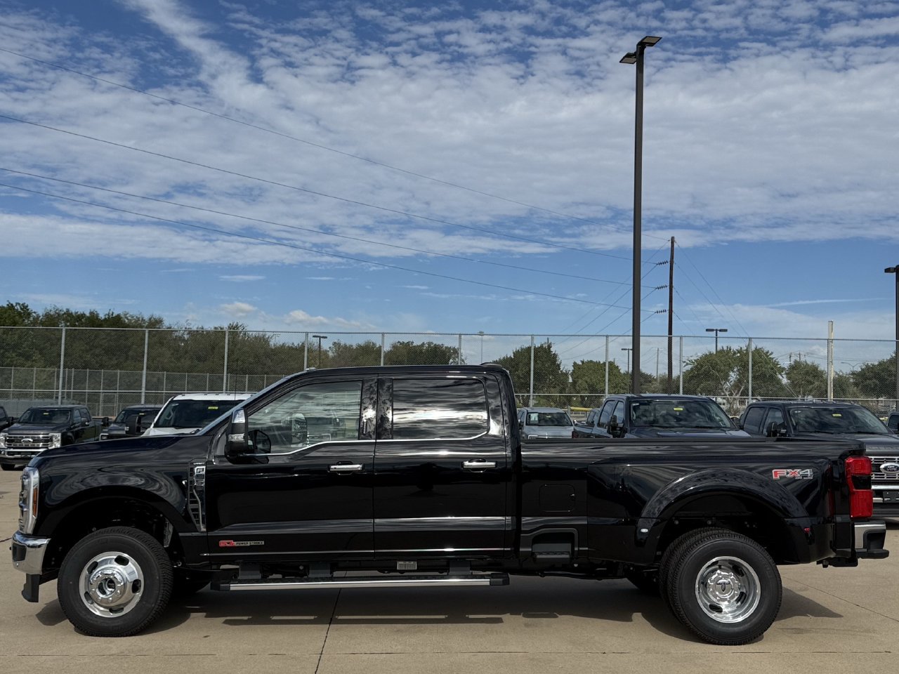 New 2027 Ford F350 Lariat w/ Lariat Premium Package AWD/4WD image 3