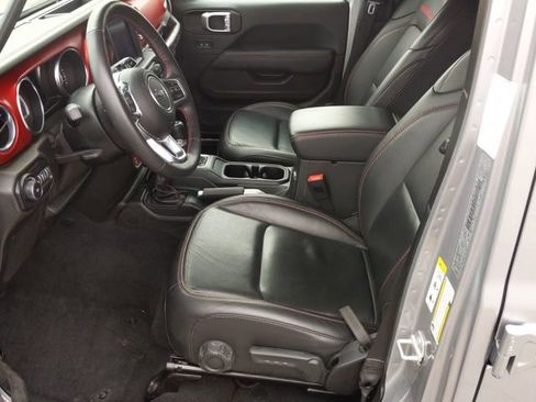 Used 2019 Jeep Wrangler Unlimited Rubicon w/ Uconnect 4C Nav & Sound Group image 17