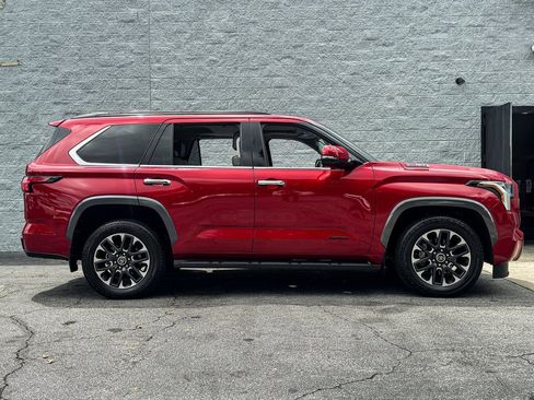 Used 2023 Toyota Sequoia Limited image 17