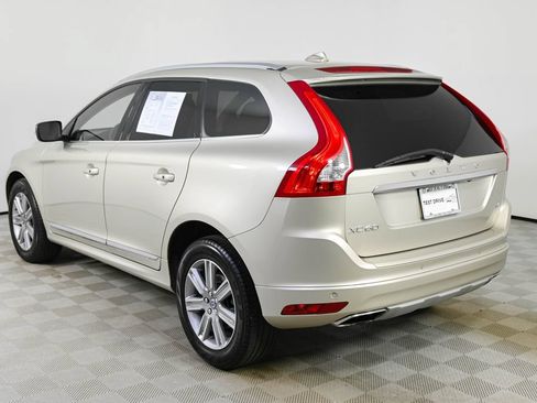 Used 2017 Volvo XC60 T5 Inscription w/ Preferred Option Package FWD image 4