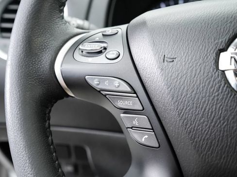 Used 2019 Nissan Pathfinder SV AWD/4WD image 12