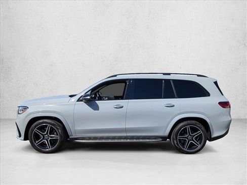 Used 2024 Mercedes-Benz GLS 450 4MATIC image 10