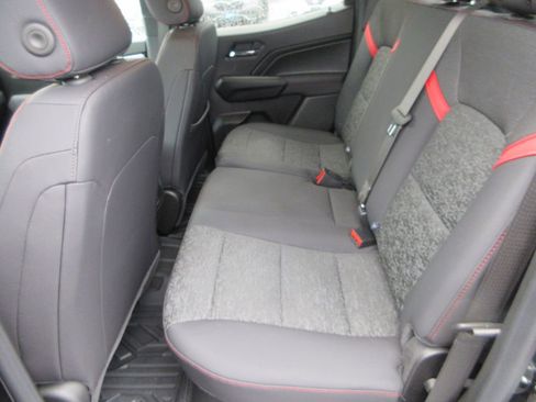 Used 2025 Chevrolet Colorado Z71 image 14