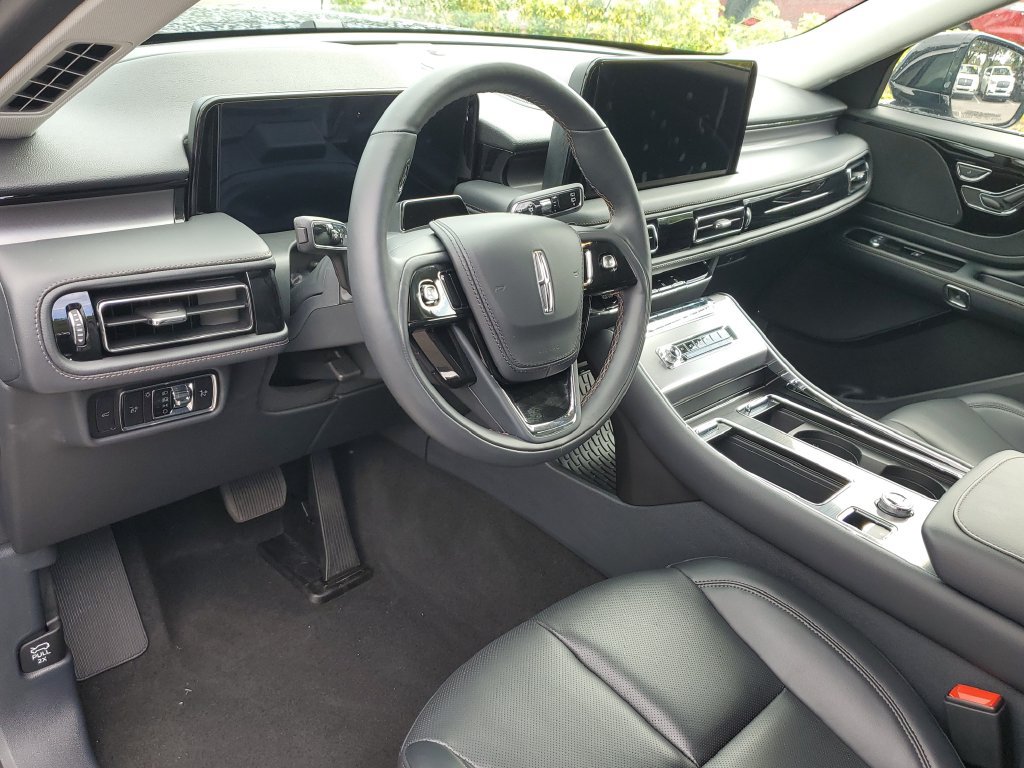 New 2026 Lincoln Aviator 2WD image 18