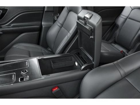 New 2026 Lincoln Aviator Premiere image 34