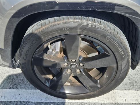 Used 2024 Land Rover Defender 130 X-Dynamic SE image 6