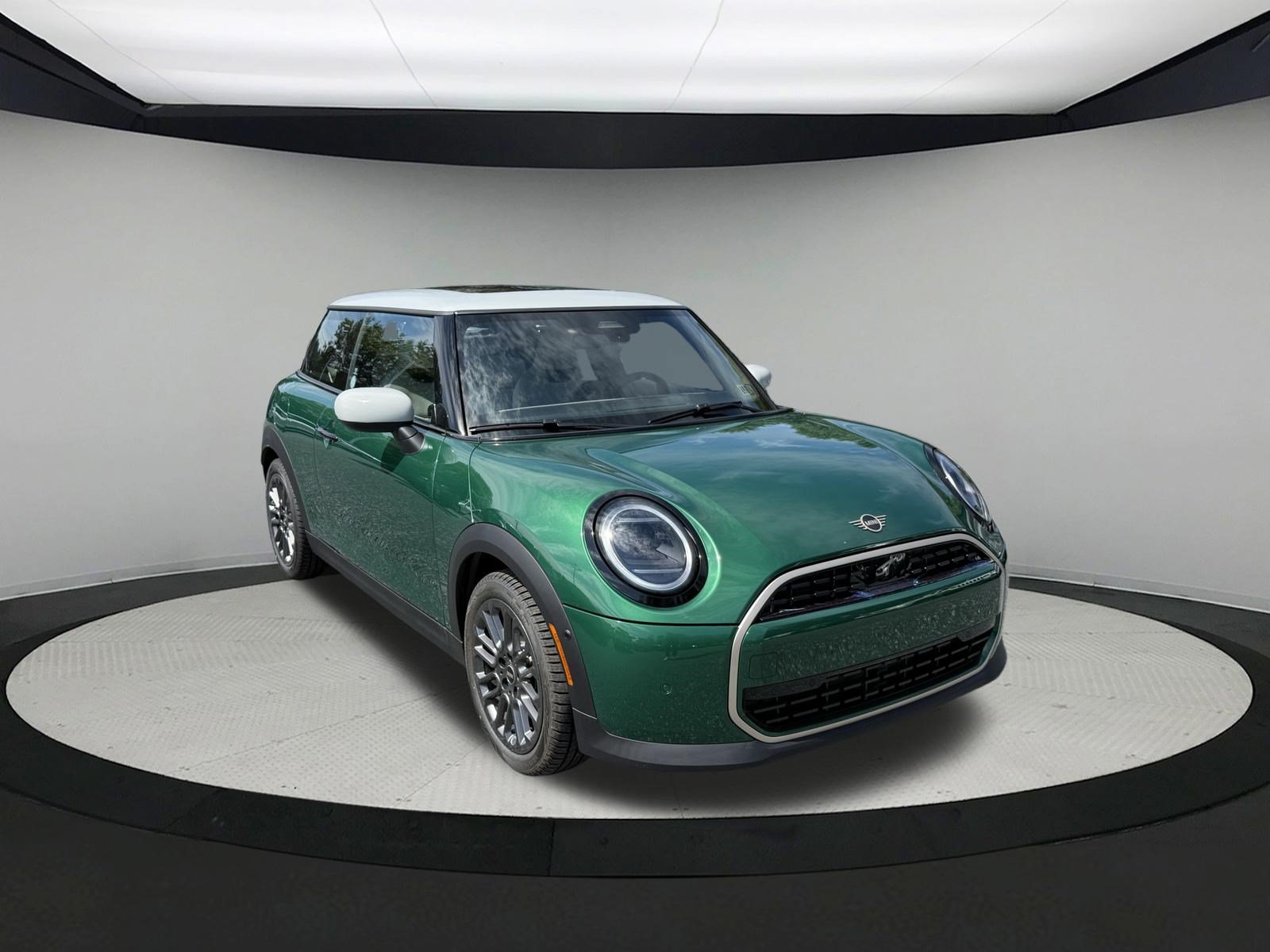 Used 2026 MINI Cooper 2-Door Hardtop FWD image 3