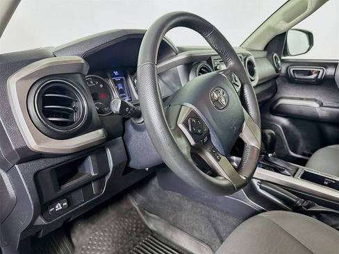 Used 2017 Toyota Tacoma SR5 w/ Tow Package image 6