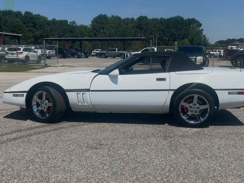 Used 1989 Chevrolet Corvette Convertible RWD image 4