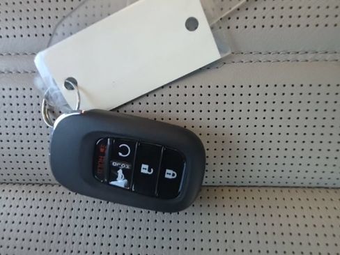 Used 2025 Honda CR-V EX-L image 31