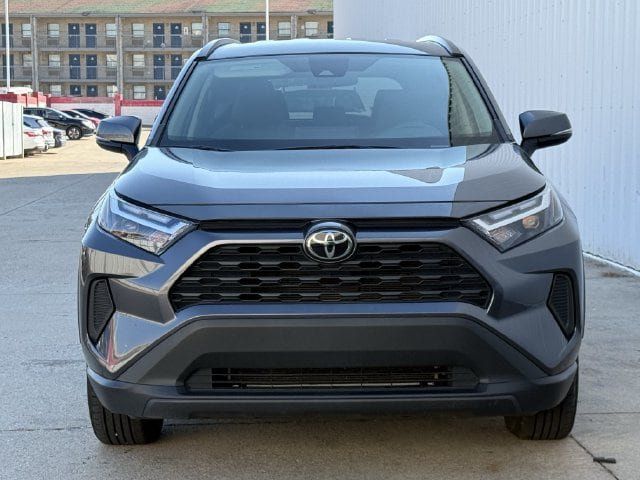 Used 2025 Toyota RAV4 XLE FWD image 8