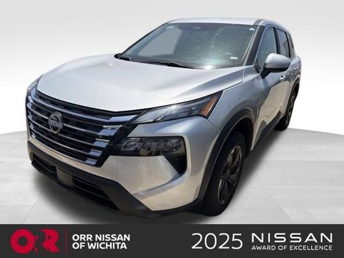 Used 2024 Nissan Rogue SV AWD/4WD image 1