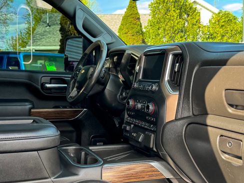 Used 2020 Chevrolet Silverado 2500 High Country w/ Z71 Off-Road Package AWD/4WD image 16