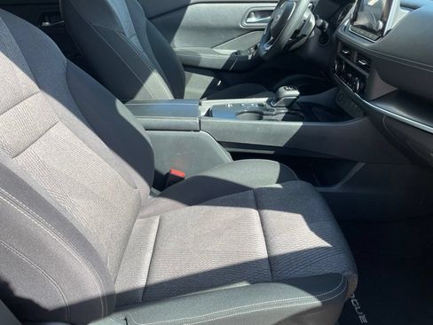 Used 2024 Nissan Rogue SV FWD image 26