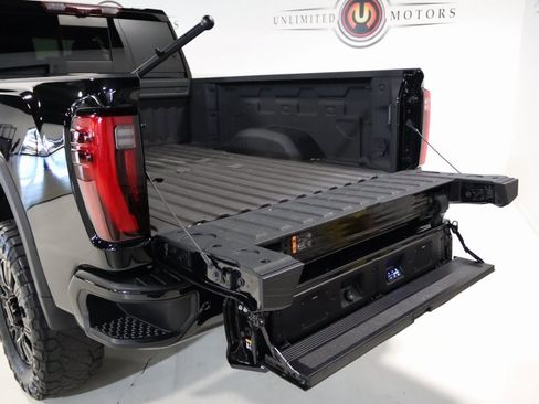 Used 2024 GMC Sierra 3500 Denali Ultimate image 32