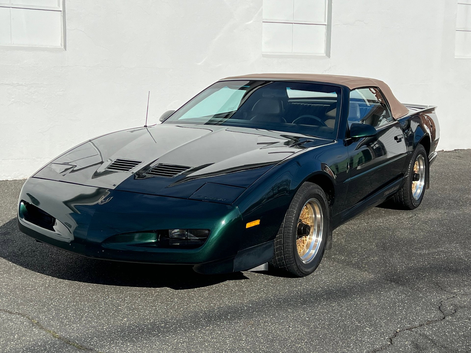 Used 1992 Pontiac Firebird Trans Am RWD image 1