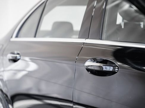 Used 2018 Mercedes-Benz E 300 4MATIC image 13