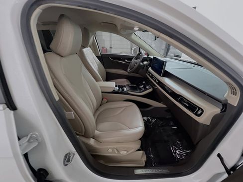 Used 2022 Lincoln Nautilus FWD w/ Premium Package image 31