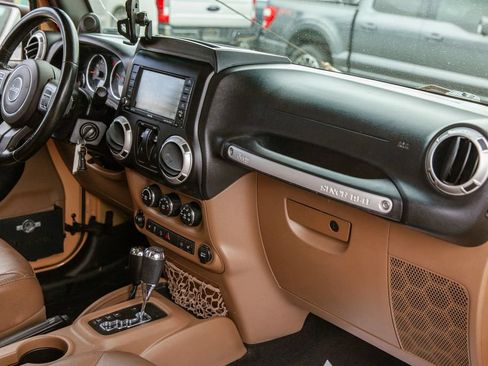 Used 2013 Jeep Wrangler Sahara w/ Connectivity Group AWD/4WD image 11