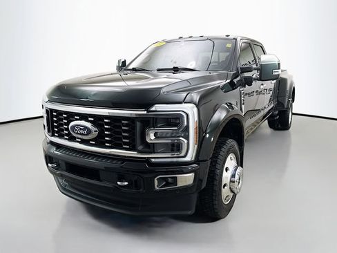 Used 2024 Ford F450 Platinum w/ FX4 Off-Road Package image 3