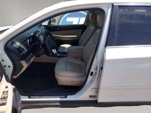 Used 2016 Subaru Outback 2.5i Limited AWD/4WD image 2