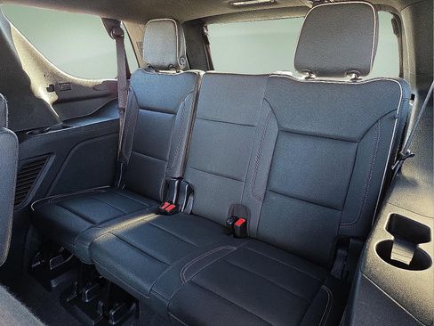 Used 2023 GMC Yukon SLT image 10