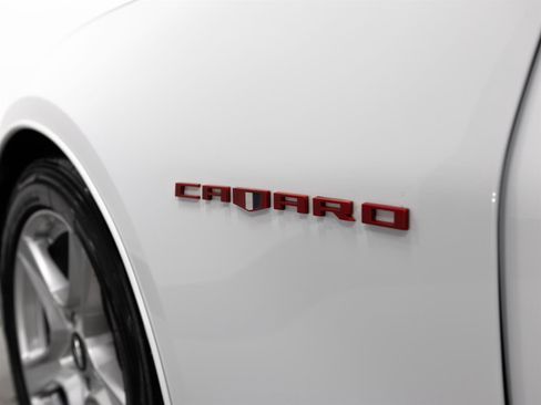 Used 2018 Chevrolet Camaro LT image 12