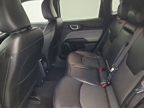 Used 2024 Jeep Compass Latitude image 18