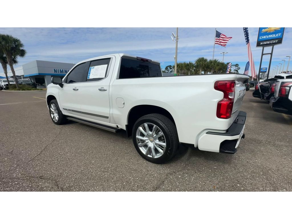 Used 2025 Chevrolet Silverado 1500 High Country AWD/4WD image 4