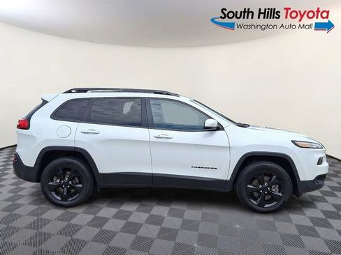 Used 2018 Jeep Cherokee Limited w/ High Altitude Package AWD/4WD image 7