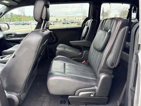 Used 2015 Dodge Grand Caravan R/T w/ Driver Convenience Group image 26