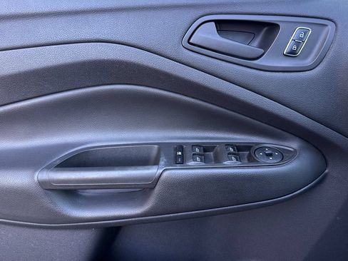 Used 2014 Ford Escape S FWD image 11