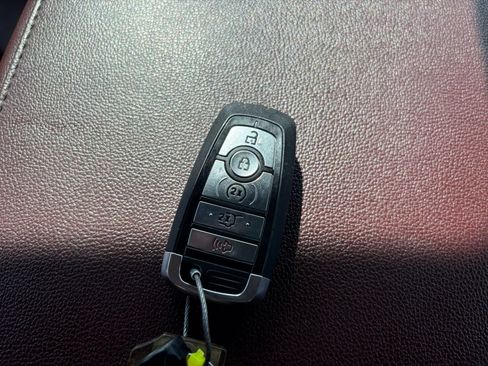 Used 2024 Ford Expedition Limited RWD image 27