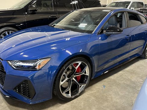 Used 2025 Audi RS 7 Performance w/ Black Optic Package image 7