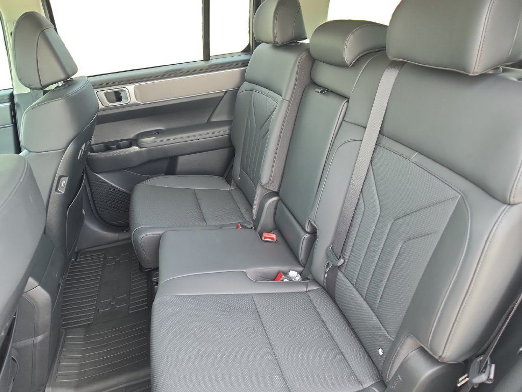 Used 2026 Hyundai Santa Fe SEL FWD image 15