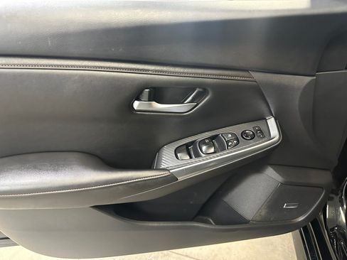 Used 2023 Nissan Sentra SR w/ SR Premium Package FWD image 5