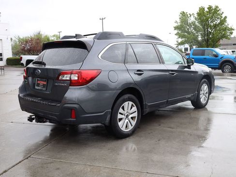 Used 2018 Subaru Outback 2.5i Premium AWD/4WD image 6